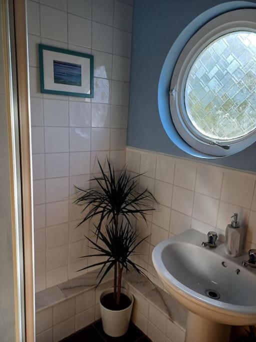 Cental Retreat - 2 Bedroom Apartment *
